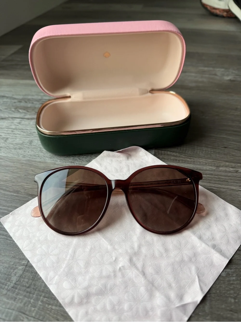 kate spade Brown Gradient Round Sunglasses with Pink & Green Case